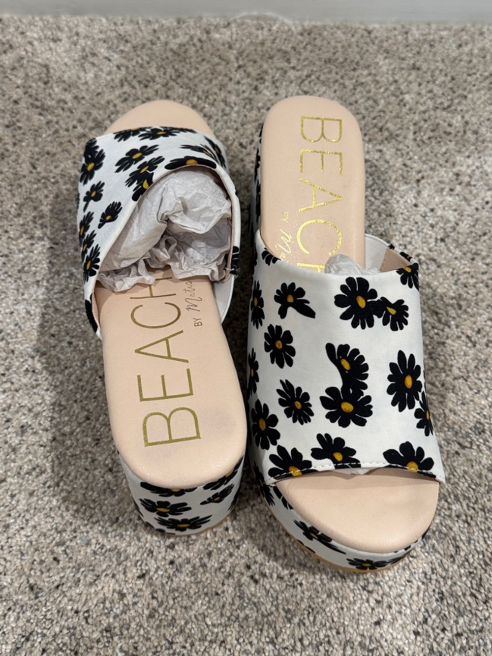 BEACH Daisy Platform Slide Sandals - White with Black & Yellow Flowers